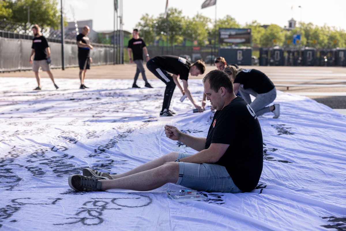 DeFeijenoorder's tweet image. Feijenoorders, wij vergeten elkaar nooit ❤️

📸 @Twaalfde_Man