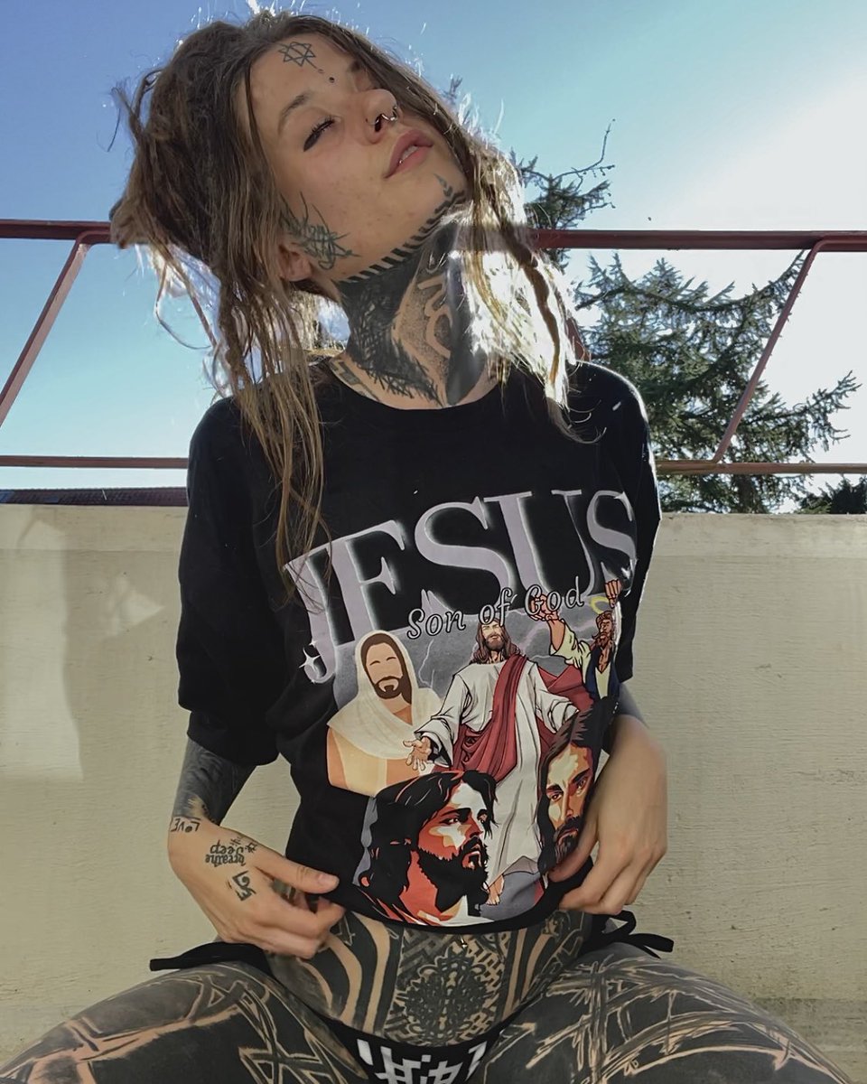 New fave tee<3 I🤍Jesus