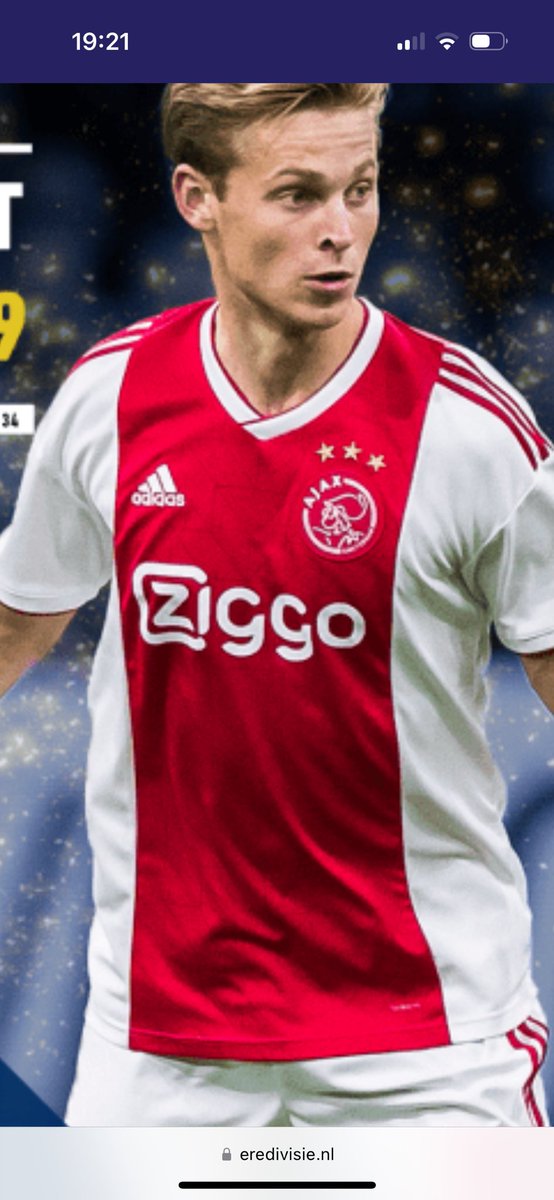 harmj59's tweet photo. #adidas, #ajax, een echt ajax shirt heeft een smallere rode baan dan het huidige…; denk aan je huisstijl, never forget your roots! https://t.co/X31yV5zTaJ