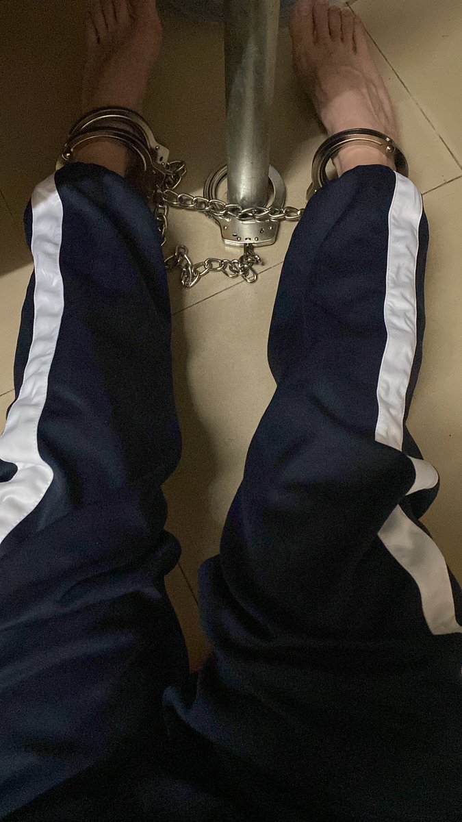 校服裤配镣铐yyds #镣铐 #脚铐 #手铐