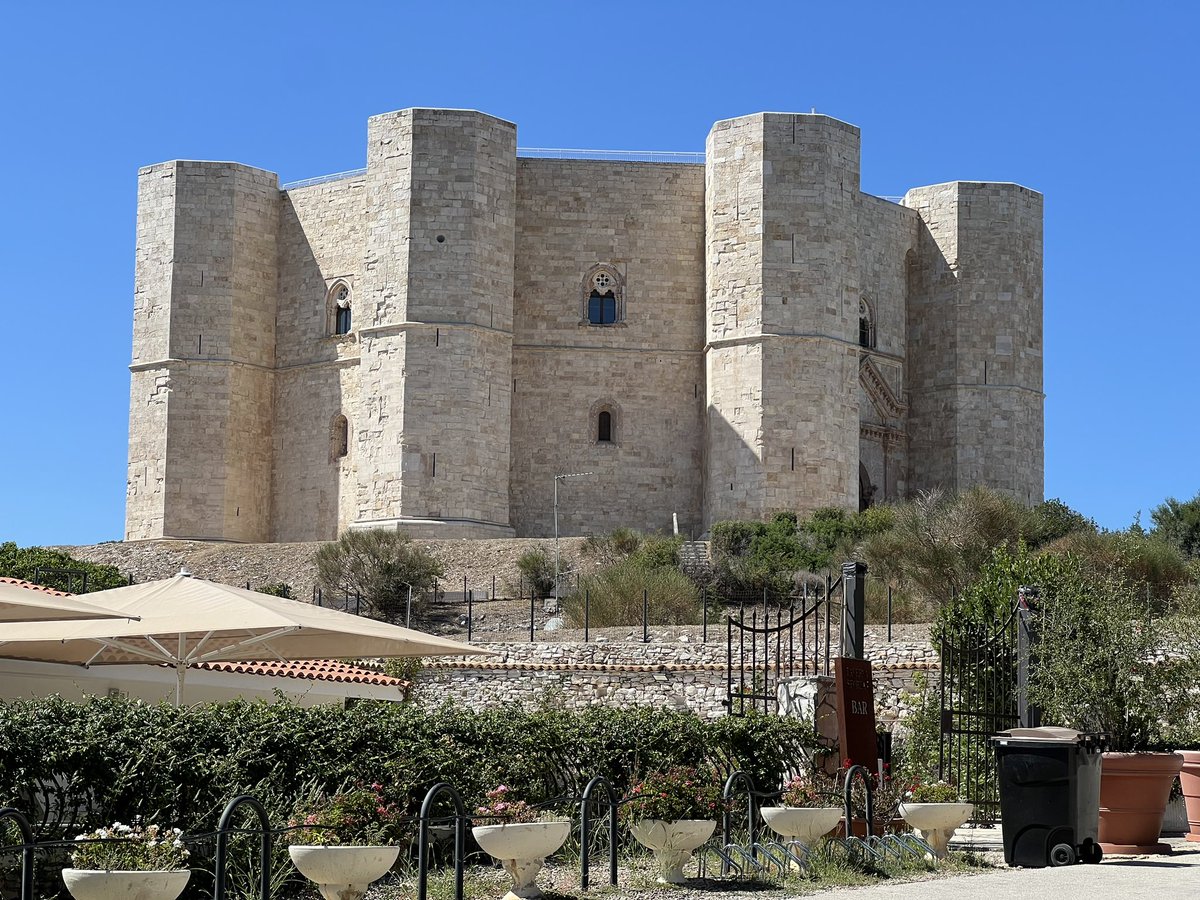khaiell's tweet image. I was lucky today to visit the perfect medieval castle, built for the emperor himself: Castel del Monte. Not much left inside, but the view towards Bari and the Adriatic is breathtaking!