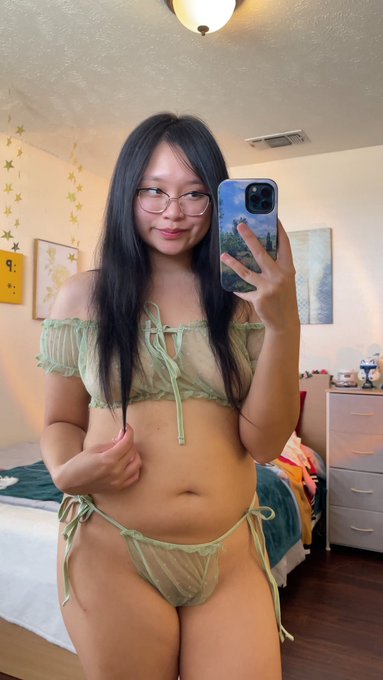 cute 🍑 pics in your dms if you say hi 👇🏼 https://t.co/K8fs1xavqp<a href="/tag/mvsales"class="tags"><span>&#35;mvsales</span></a>