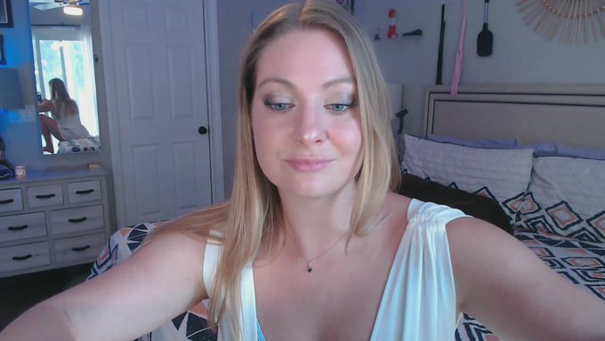 Veronica Weston is live now! https://t.co/zpIEIEzCrS https://t.co/vZaZWFhWy6