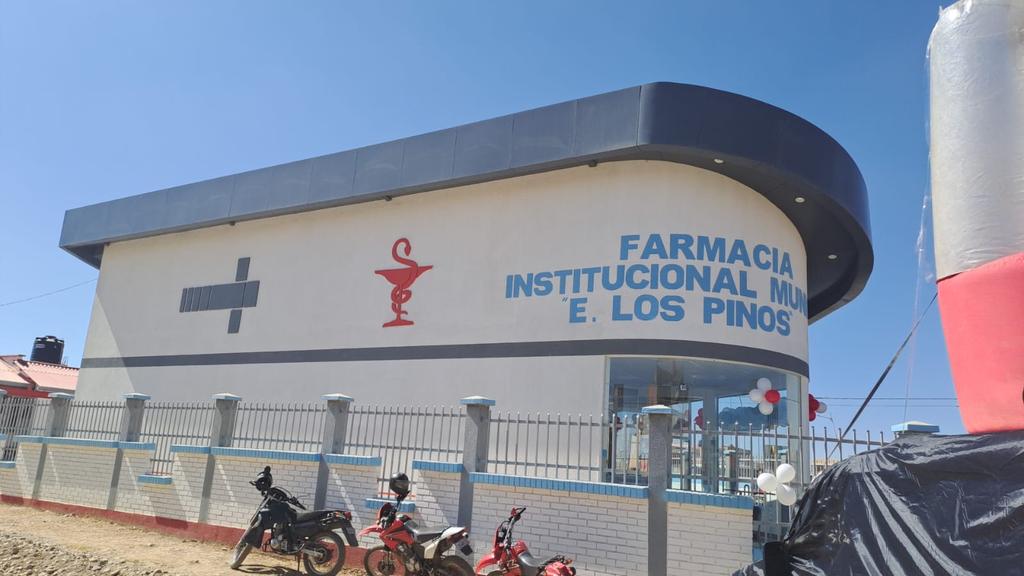 SMSALUDGAMEA's tweet photo. La alcaldesa Eva Copa realizó la entrega de la Farmacia Municipal "Qulla Uta Los Pinos", una nueva infraestructura destinada al almacenamiento de medicamentos e insumos médicos, mejorando el acceso a la salud en nuestro municipio.
#SaludParaElAlto
#GestiónRenueva https://t.co/96T3asVbTK