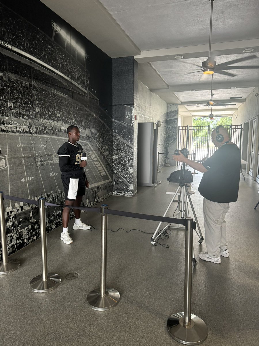 Thank you <a href="/VSNflorida/">Varsity Sports Nation</a> &amp; <a href="/H2_Recruiting/">Hasani (H2) | Football Recruiting</a> for having us at Camping World Stadium. Great event for all the HS football players/programs.  

Guys did great! They were definitely #ACE today. 🦅💪🦅💪