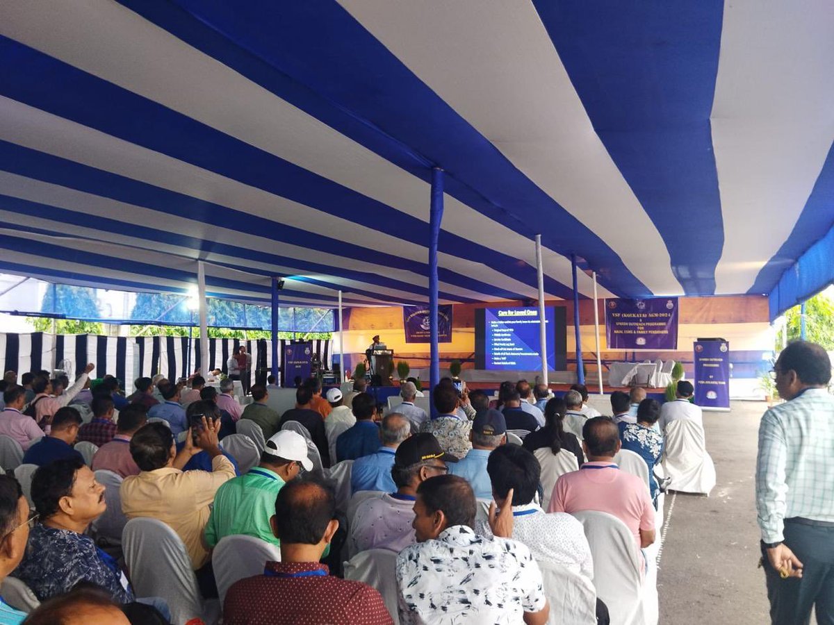 IN_NetajiSubhas's tweet image. Cmde P Sasi Kumar, VSM, Naval Officer-in-Charge (West Bengal) inaugurated the workshop coordinated by #Regimental system organisation North East. Over 400 #navalveterans and family members benefitted from the workshop conducted as part of #AnnualMeetingofVeteran Sailors Forum.