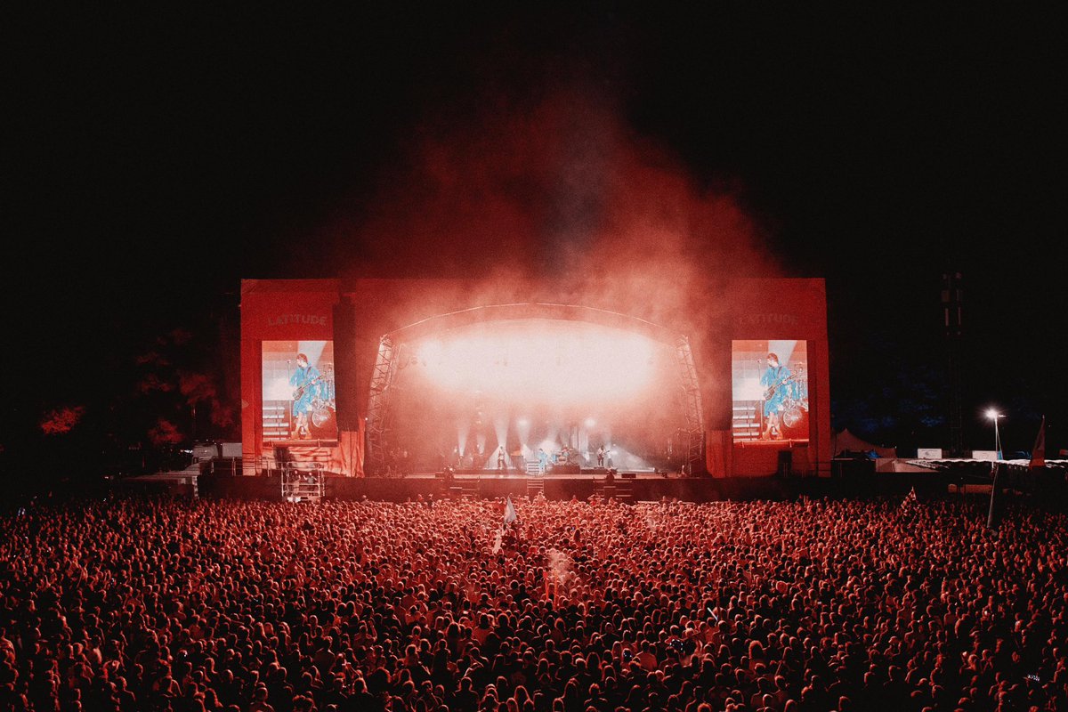 KasabianHQ (@kasabianhq) on Twitter photo That was a glorious evening <a href="/LatitudeFest/">Latitude Festival</a> . We went out for a walk after the gig into the mix and met some lovely people on a great vibe thats what it all about ❤️ The little lad in the Leicester city shirt was just phenomenal x
📸: <a href="/neilbedford/">📸Neil Bedford📸</a> That was a glorious evening <a href="/LatitudeFest/">Latitude Festival</a> . We went out for a walk after the gig into the mix and met some lovely people on a great vibe thats what it all about ❤️ The little lad in the Leicester city shirt was just phenomenal x
📸: <a href="/neilbedford/">📸Neil Bedford📸</a>
