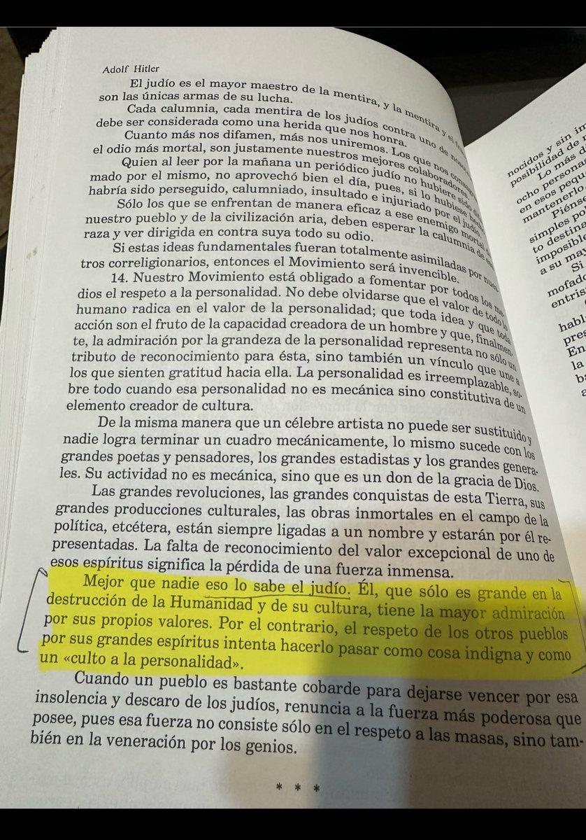 CornellVitto's tweet photo. @javierellob0 fyi
#JJOO2024
maldito pueblo nomade que contamina el mundo
El #Führer #AdolfoHitler lo advirtió y no lo escuchamos
debajo su libro #MiLucha https://t.co/HMO8Lw1aKC