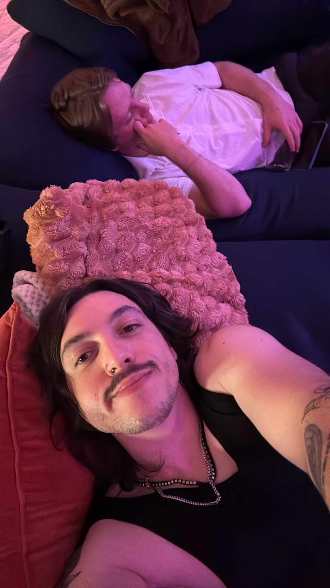 (dead) Daily Julian from Loveless (@dailycomeau) on Twitter photo 