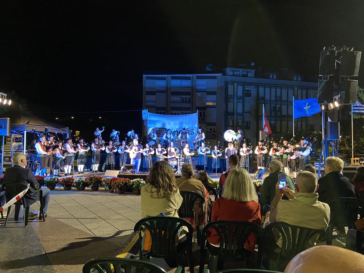 isantianes's tweet photo. XXVII Festival de bandes de gaites “Villa de Candás”
Fiesta de interés turístico regional
@GobAsturias @culturaAST @TurismoAsturias
#gaites #festival #asturies #cultura https://t.co/aBJcqc2Cep
