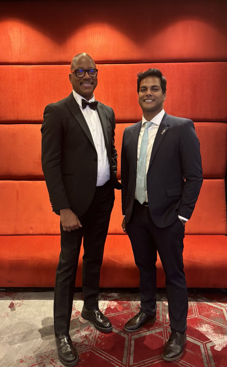 AlwinP13's tweet image. I had the privilege of meeting my role models &amp;amp; professional heroes tonight at the #cahnawards2024. It was an unforgettable evening. #bestawardceremonyof2024 TY
 @cahn_uk @UniofGreenwich @ProfKevinFenton @CalvinMoorley @RohitSagoo @BolaOwolabi8 @EAnionwu @bboag @BeverlyJoshua2 💐