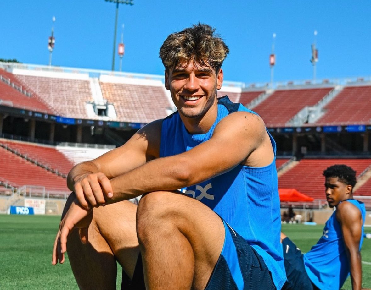 Marc Guiu in pre-season training with Chelsea.