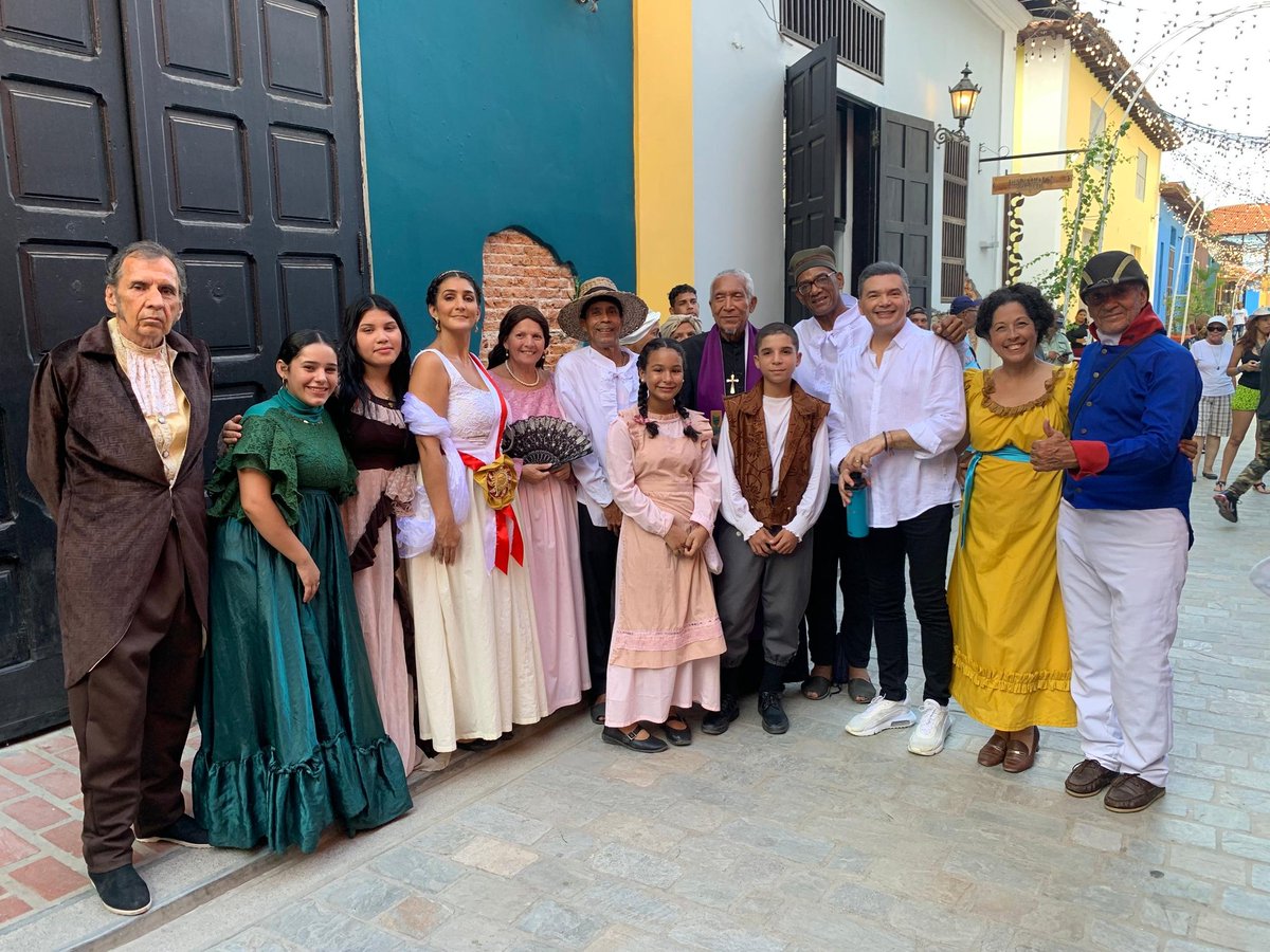 sssvenevision's tweet photo. ¡Una visita sensacional 😍! @Elshowdewilmer disfrutó de su visita en el estado #LaGuaira ✨ Sintoniza la señal de #Venevision 📺 y no te pierdas ningún detalle de esta edición 🙌🏻 https://t.co/nHEaU70pRG