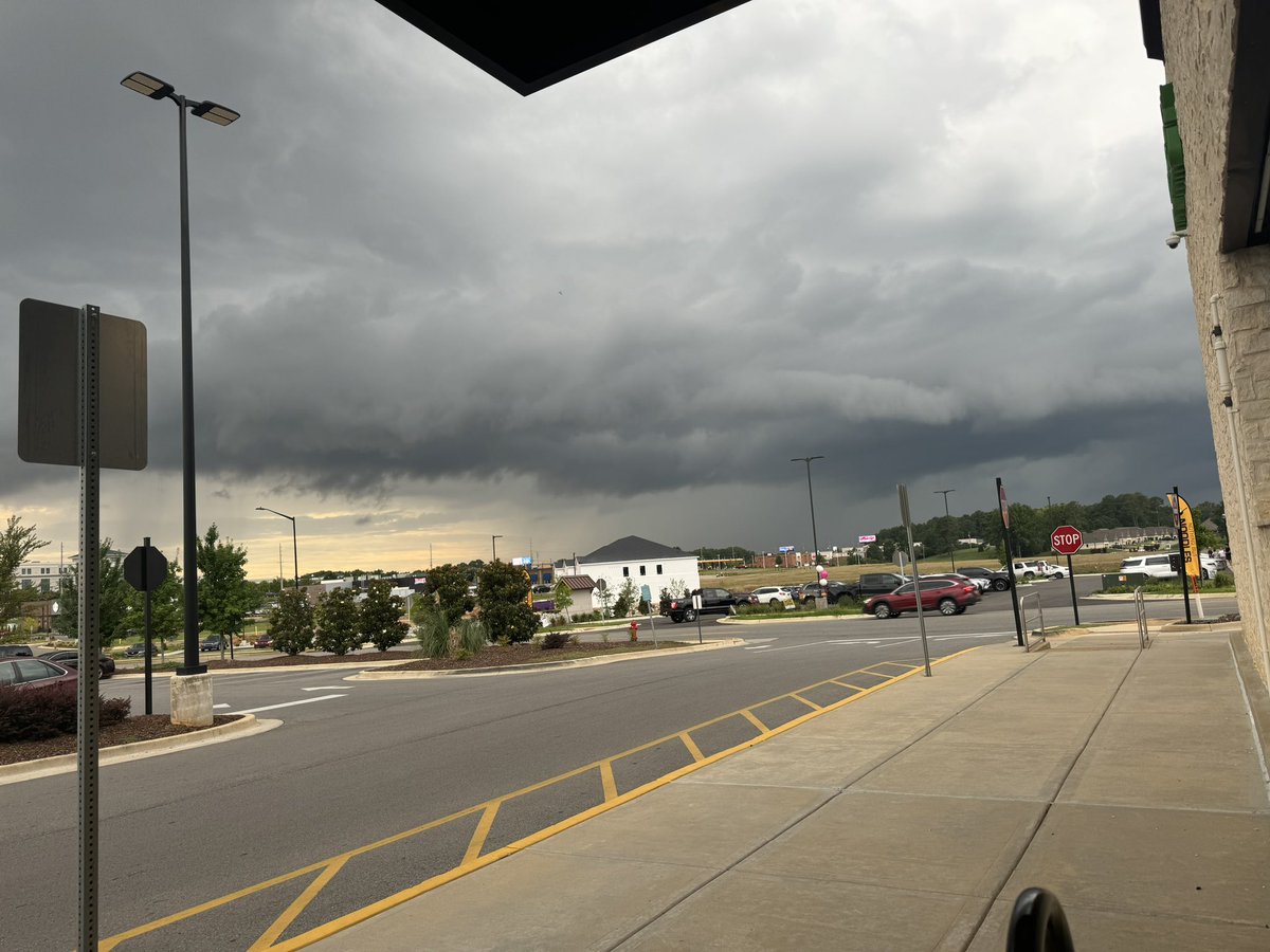 Storm Chaser Barbie tweet media