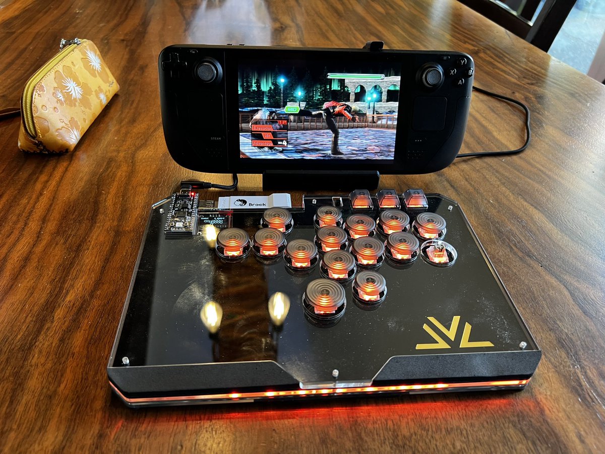 Chanchai_VF's tweet photo. Kids are enjoying birthday parties at my cousin’s house…. I found some time for training 😎
#VF5FS #LVL13
@GoldenLever #SteamDeck https://t.co/pRoLAvNsKU