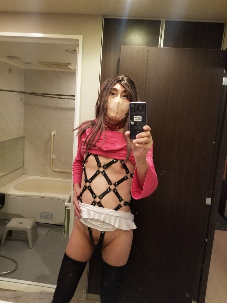 inranranko's tweet photo. 今夜23:00から、お散歩します。
証拠写メ撮ってくるね。
リクエストも受付ちゃおうかな。 https://t.co/Kyq8H7YGn8