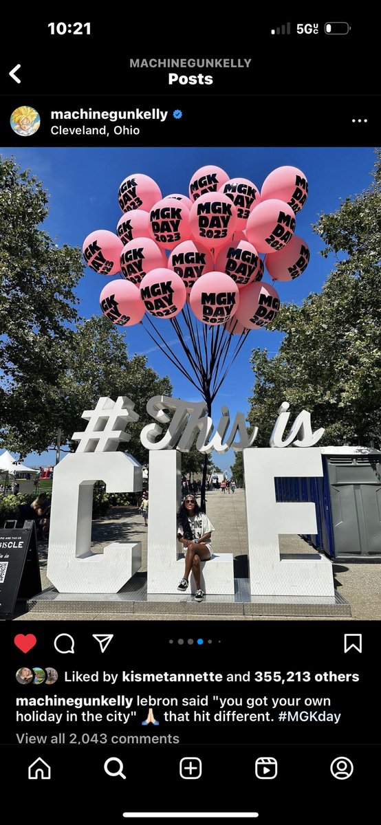 karliejay24's tweet image. “How many hours ‘til I rage again?” Counting down the days to MGK Day, can’t wait to do it all over again🩷💜 #13days #MGKDayWeekendCountdown @machinegunkelly @27clubcoffee