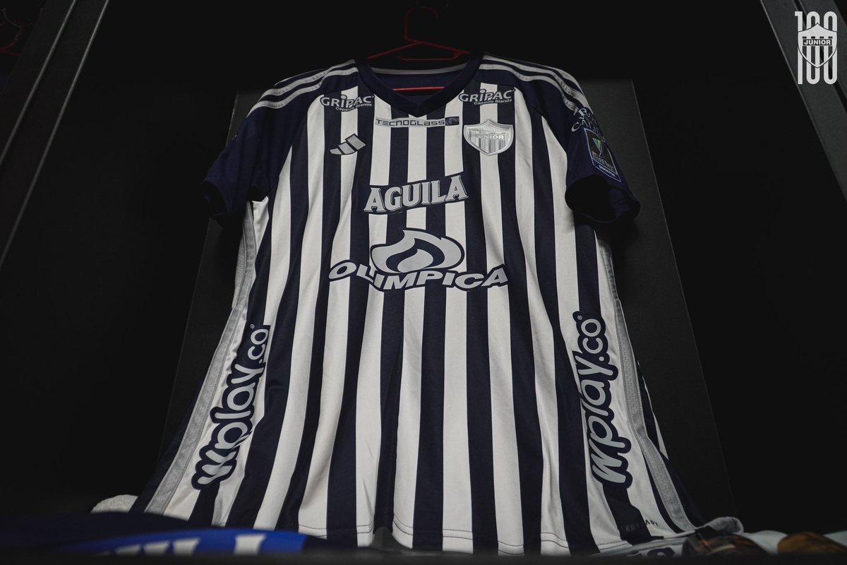JuniorClubSA's tweet photo. 📸| CAMERINO LISTO ✅ 
#VamosJunior🔴⚪🔵 
#CentenarioRojiblanco https://t.co/yNY2mMbLVa