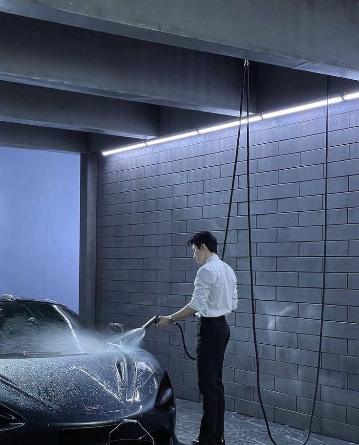 Aproveitar a disposição pra lavar o carro.