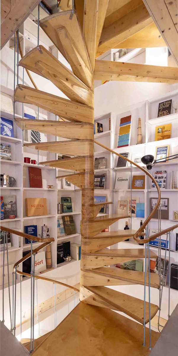 RECUPERACIÓN DE UNA CASA-CARBONERÍA DEL SIGLO XVIII 👉 ow.ly/93qF50SKHym

#Arquitectura: Joaquín Vargas y Natalia Rodríguez 📸 Javier Longobardo
 #Arquitecturademadera #MaderayConstrucción