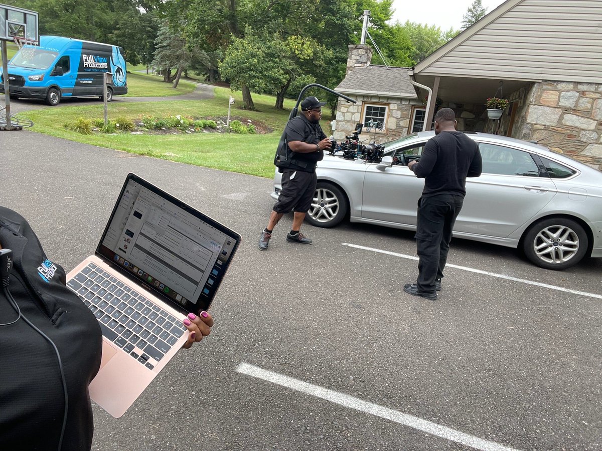 fullviewpro's tweet image. Peek behind the scenes of our project with Electrosoft and Director + DP duo Emmanuel Afolabi and Justin Ivory 🎬✨

We are grateful for the opportunity to tell the story of a 30+ year legacy business. Stay tuned!

#Electrosoft #BehindTheScenes #FullViewProductions