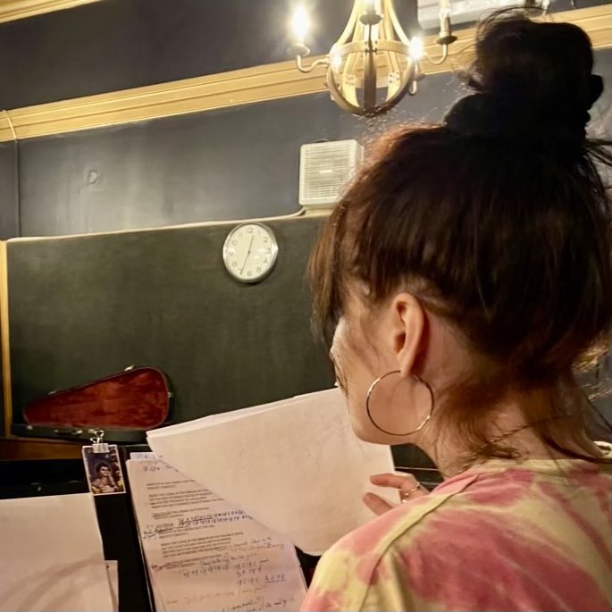 logic_essential's tweet photo. Lucky 🍀 to be surrounded by such cuties… 💖🎷
.
See you on Thursday @rebellionfestival 🧷💀 
.
#essentiallogic #rebellionfestival #punk #music #blackpooloperahouse #rehersals #loralogic https://t.co/YdyORzKsDO