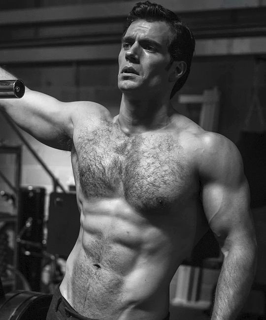 henryfiIes's tweet photo. this pic of henry cavill https://t.co/qFvHa69FSo