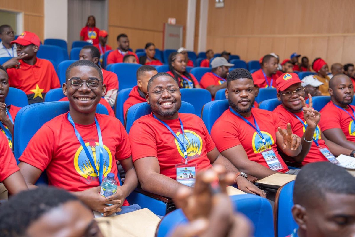 JCapapinha_AO's tweet photo. No quadro do Processo Orgânico do IX Congresso Ordinário da JMPLA, acompanhamos hoje as Assembleias de Balanço e Renovação de Mandatos a nível das Comunas e Distritos Urbanos da Província de Luanda.
#IXCongressoOrdinárioDaJMPLA
#JMPLA - PELA PÁTRIA AO SERVIÇO DA JUVENTUDE ✊🏾🇦🇴 https://t.co/H7sIF8aaNF