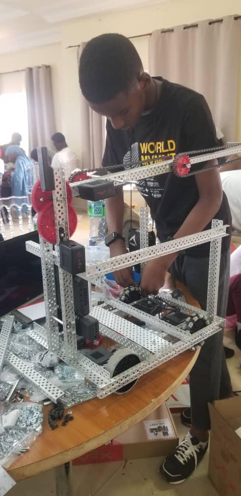 EverestBushara's tweet image. Exciting times at #PARC2024! Young Engineers Uganda, representing our nation, is ready to showcase their robotic prowess. Their oil and gas simulation robots aim to tackle industry challenges head-on. Go team Uganda! 🇺🇬 #RobotsUganda #RoboticsCompetition