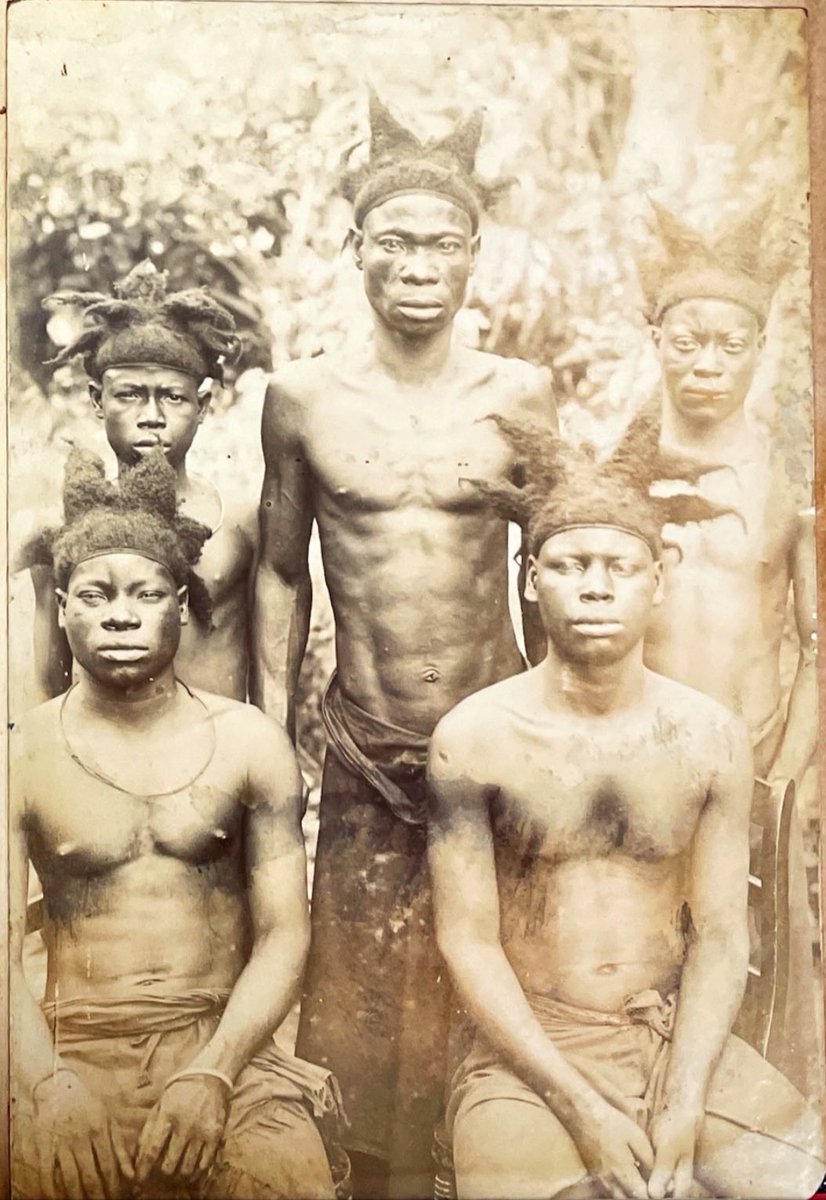 afrocrowns's tweet image. c.1890-1906 - More shots of the common freeformed hairstyling amongst Batende-Bapoto-Bangala people in the northern region of Congo
Extracts taken from the BMS Archive of G. Grenfell’s expedition