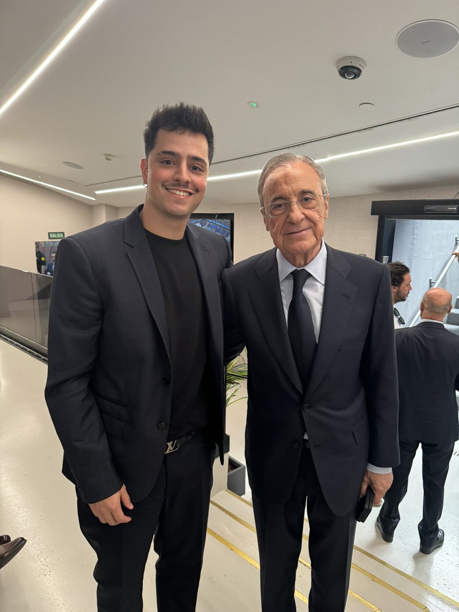 loud_victor's tweet photo. O cara é O CARA ! Florentino Pérez 🫡 https://t.co/xSfXaQ2mdJ