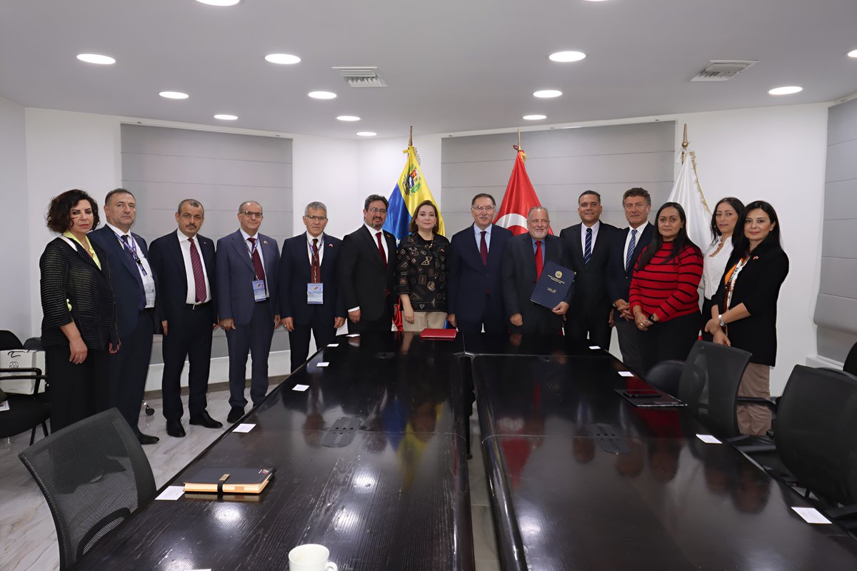 El contralor general de la República (E), Dr. Jhosnel Peraza Machado, asistió como invitado a la firma del Memorando de Entendimiento entre el Instituto del Defensor del Pueblo de la República de Turquía y la @Defensoría_Vzla.