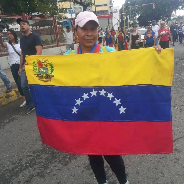 Yo Voto Por Venezuela, por mis Nietos, por mi Familia, por lo que se fueron, por lo que estamos y por lo que vienen. Te invito a que tu también salgas a ejercer tu Voto por Venezuela con Edmundo González Presidente 🇻🇪 
<a href="/SAMACNacOfcl/">SAMACNacOfcl</a> 
<a href="/CaracasSama/">SAMACaracas</a> 
<a href="/nelsonguillen64/">nelson guillen</a>