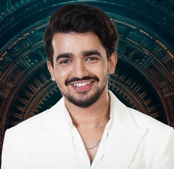 ruchiiam's tweet photo. It's heartbreaking to see vishal and Shivani getting evicted before faltu kritika n arman , he deserves top 3 position .

BRING BACK VISHAL PANDEY
#UnfairEviction 
#VishalPandey𓃵 
#VishalPandeyUnfairEviction 
#VishalPanday 
#BigBossOTT3 https://t.co/FKzfppcSek