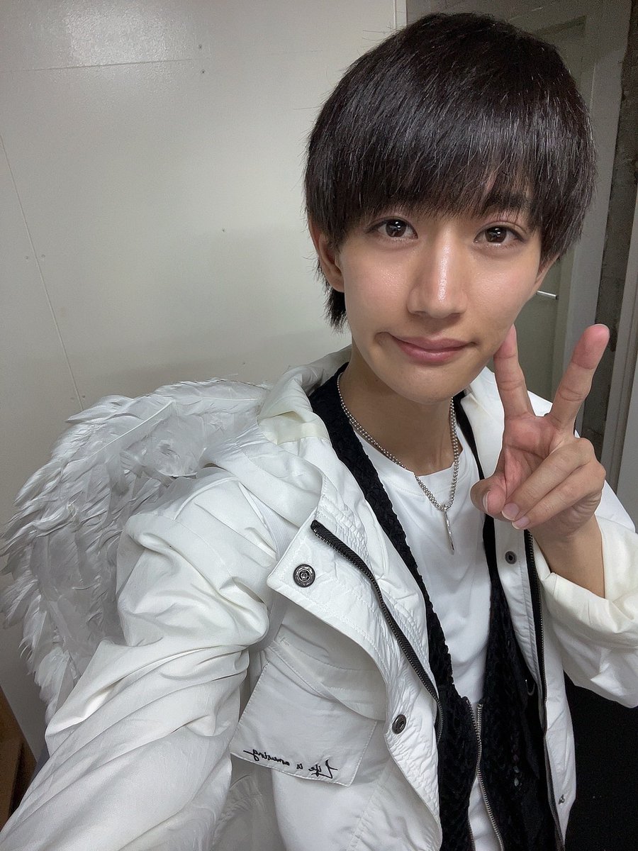 FOR_ACE_2023's tweet photo. みんなおはよう！
今日は中野坂上SUBでライブです！
後方無料なので来てください✨
みんなに会えるの待ってるね😜✨

#フォーエース https://t.co/3GwC32I9Y0