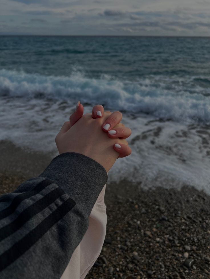 Hands couple (@1pics_) on Twitter photo 