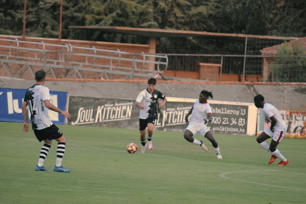 ⚽ | Hugo Parra, Miguel Parmentier "Miki", Steffan Witmer, Alejandro Rozas, Samuel Méndez y Niko Passos participaron en la segunda parte del encuentro de <a href="/UnionistasCF/">Unionistas de Salamanca CF</a> frente al <a href="/RealAvilaCF/">Real Ávila CF</a>. 

Además, Steffan dio la asistencia del segundo gol.

#ConstruyendoUSCF🏗️