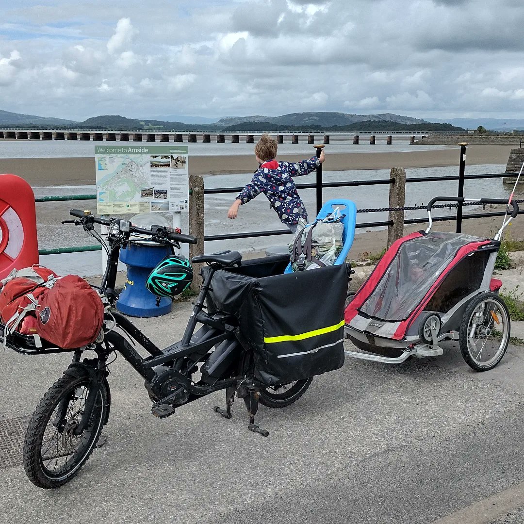 lauralikeswater's tweet image. Three boys, one mum and yet another bike set-up to share. A weekend of solo parenting was a bit daunting, but getting on a bike was the solution, as it so often is. First time we've attached the trailer to the cargo bike and it worked a dream for a quick overnight trip 😎