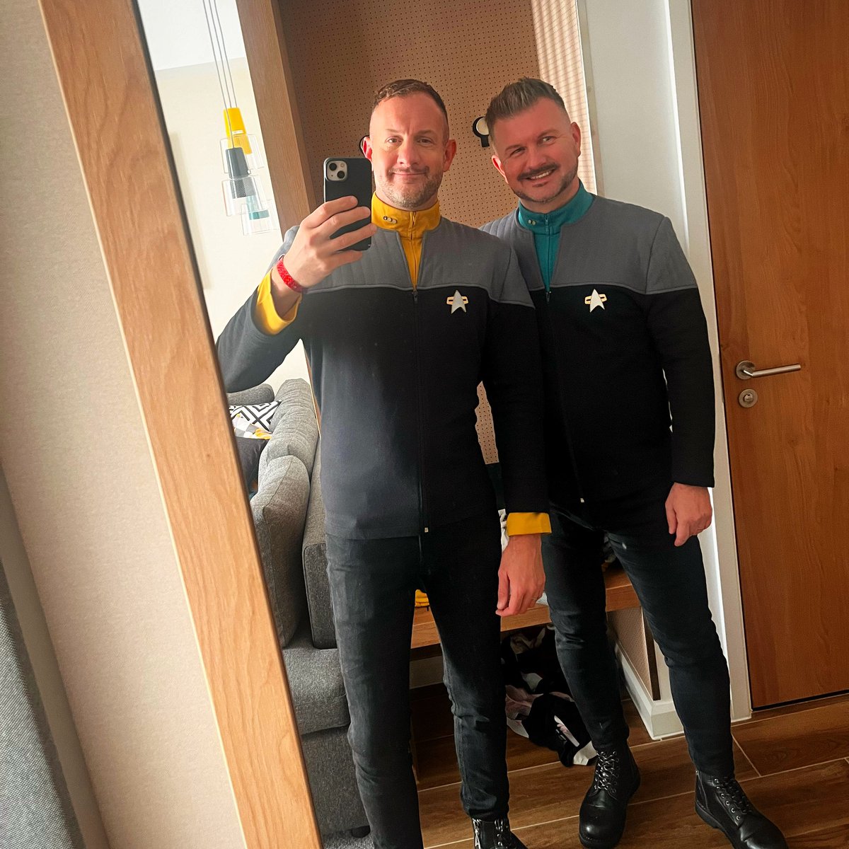 james_b_draper's tweet photo. First Contact ππ½π«π₯° #StarTrek #DST #Destination #DestinationTrek #Blackpool https://t.co/AGPFNpJaiw