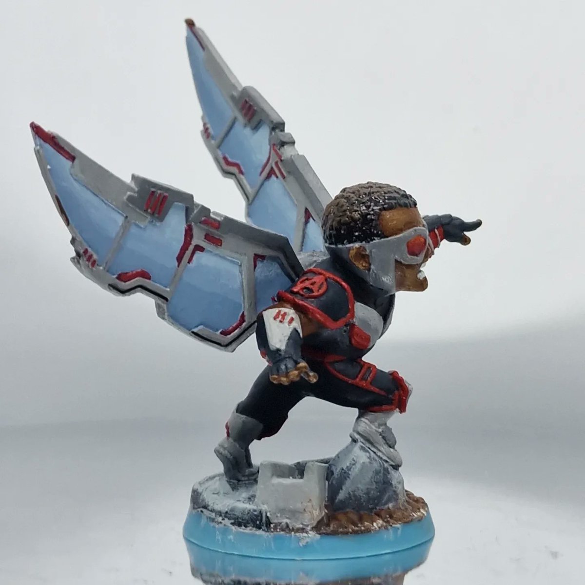 Jkc_studios's tweet photo. Falcon - Marvel United, Stretch Goals Box 

#marvelunited #marvelunitedboardgame
#marvel #miniatures #miniaturepainting #cmongames #avengers #paintingmarvelunited #bigchildcreatives #boardgames  #hero #falconandwintersoldier #falcon #CaptainAmerica https://t.co/VzSZykGUDH