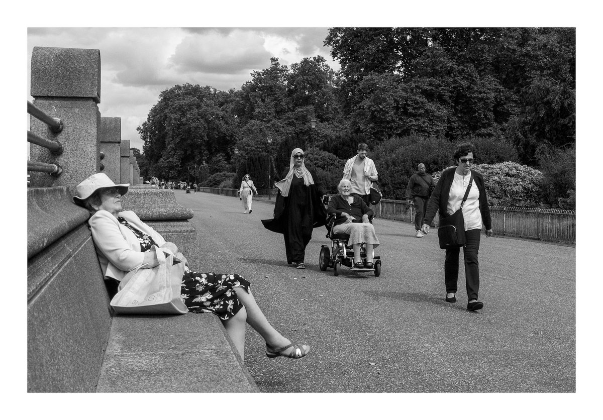 AntoxleyPhoto's tweet photo. A few from my last adventure in the city #antoxleyphoto #photographer #leica #london https://t.co/bbFKJdpR25