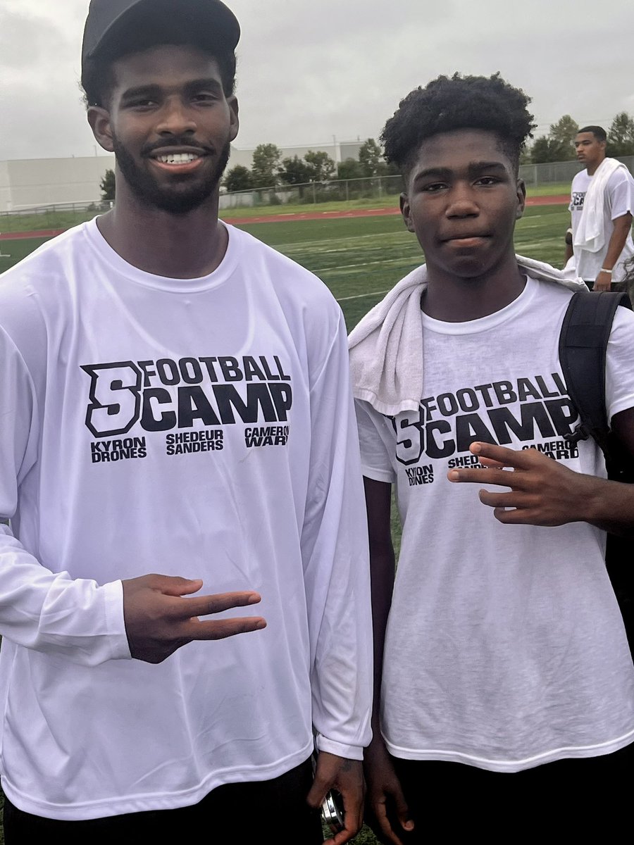 ChampHenryII's tweet photo. Awesome experience at the @SelectQb QB Camp. Appreciate the tips @ShedeurSanders @Cameron7Ward @KeiHenderson1 @KyronDrones and your boy won the crossbar throwing competition on the first throw. 
@sohofootball https://t.co/3MQO7dwN58