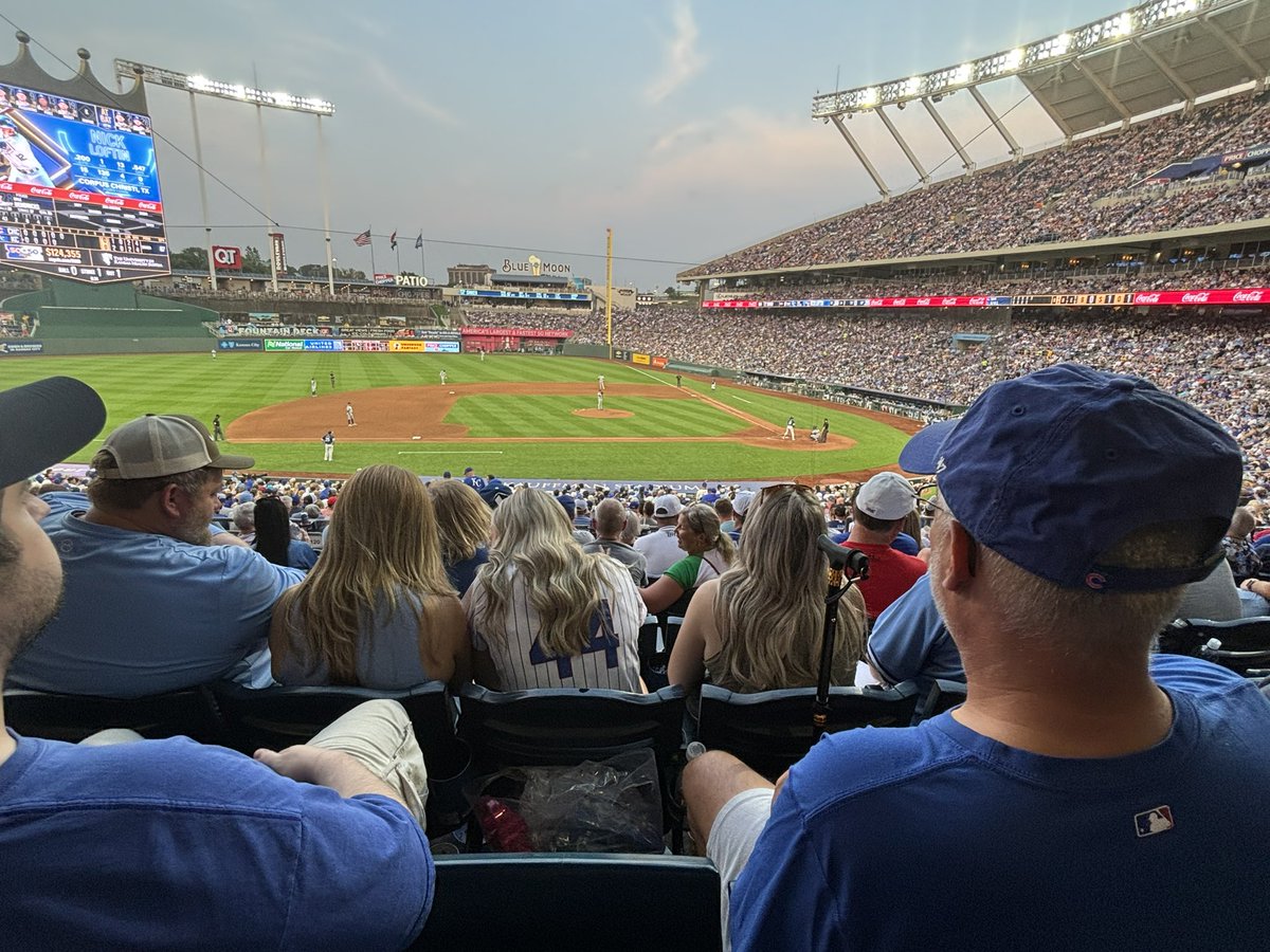 FaustLew's tweet photo. A relaxing Friday evening at Kauffman Stadium. Royals win 6-0. https://t.co/J2ZqV3fsDy