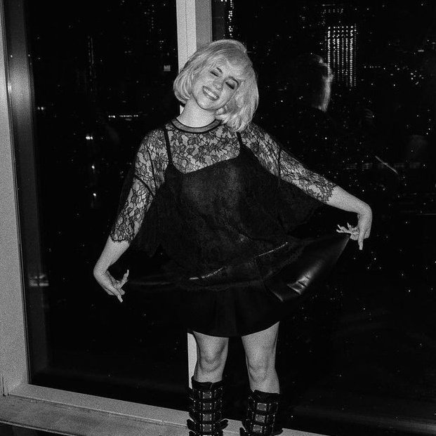 billie_media's tweet photo. met gala 2021 after party
— billie eilish https://t.co/FofOPGT4GG