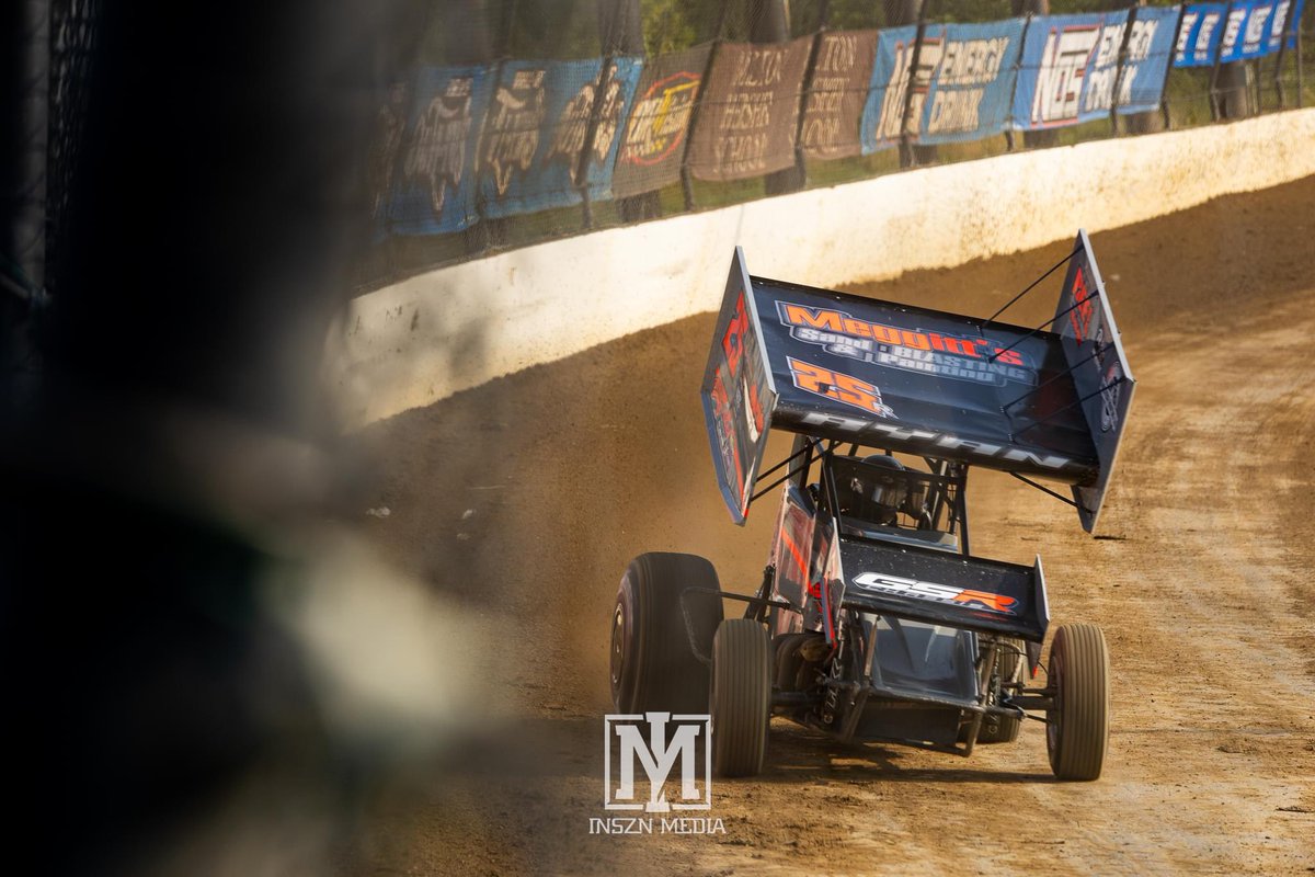 MotorsportsM's tweet photo. Our social media manager works night shift so we are a bit behind today 😅

The MAR Motorsports team running at Wayne County Speedway with FAST on Dirt. For those who are not able to make it out tonight it can be watched on The Cushion! 

Thank you to our sponsors https://t.co/XvLHrniOtn