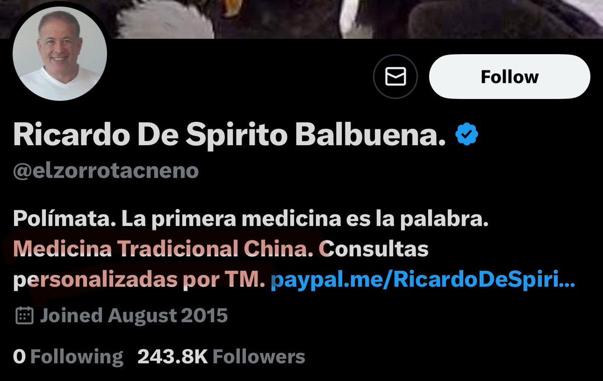 ImJakeDG's tweet photo. @CesarTeo @elzorrotacneno Ya viste? El señor que se da golpes de pecho se certificó en la academia china de medicina para dar medicina tradicional. Esos que curan con polvo de cucaracha y aceite de becerro antediluviano. Y se la quiere dar de correcto. https://t.co/b7AWstpJ6T