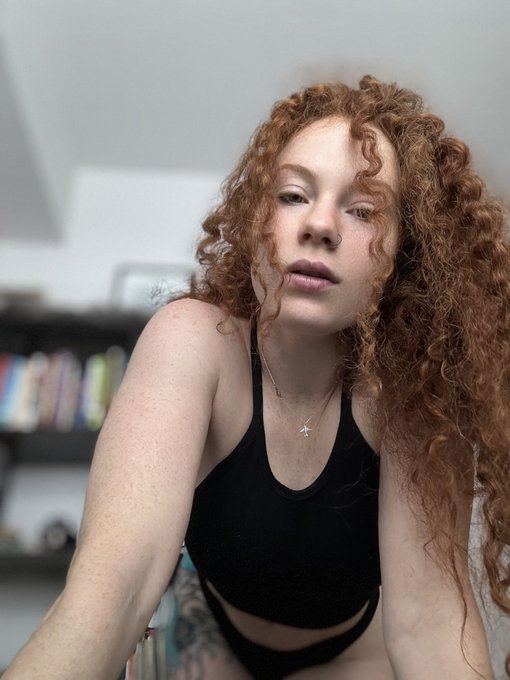 Watch Seven's leaked NSFW photo on TwXstars