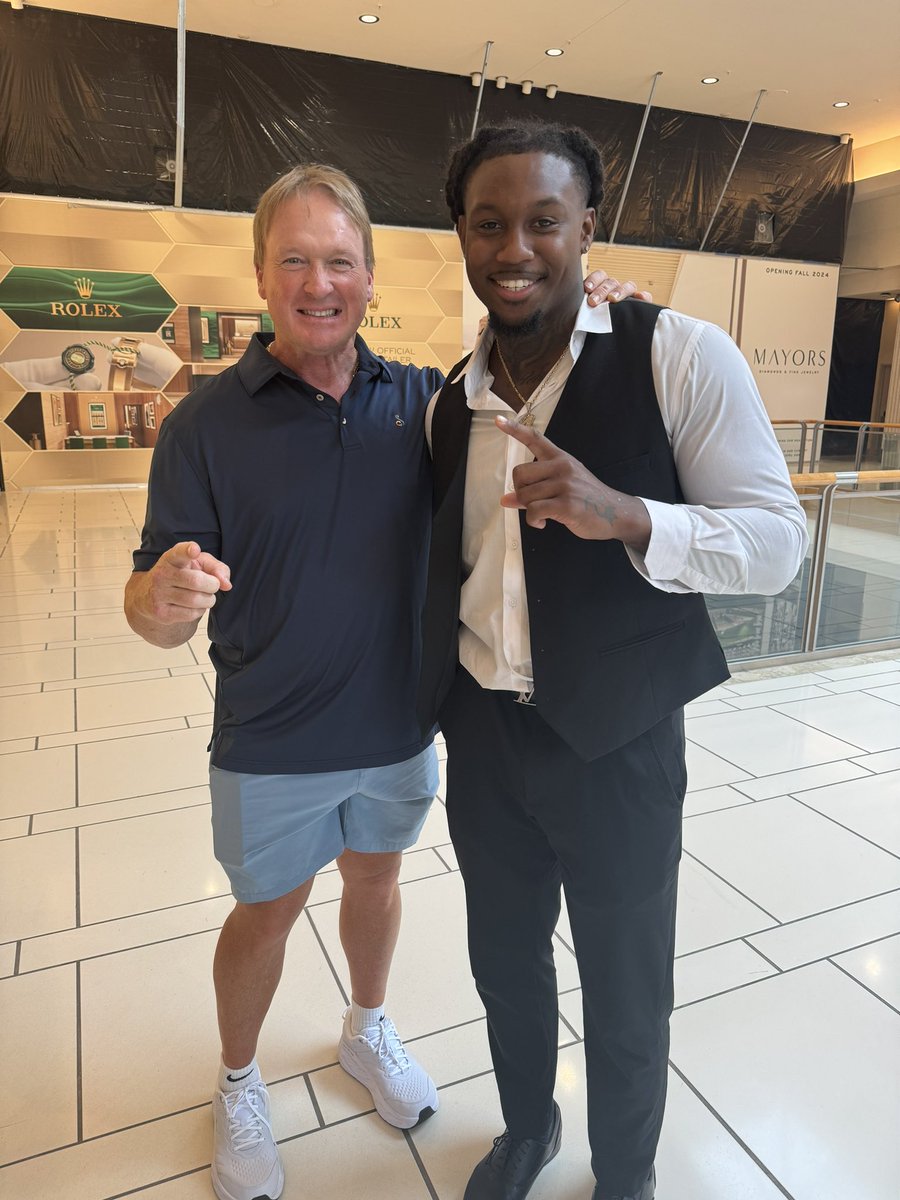 Look who I ran into, Always had respect for his coaching💯