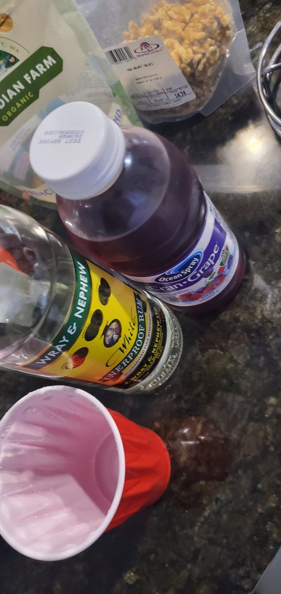 IM_NOT_aDR's tweet photo. Tonite Im getting lit... #callingout2day #rum # https://t.co/Uh4MgHElWS