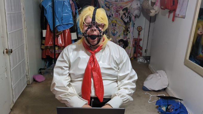 I got a new gag too! it has nose hooks, though I don't think they go tight enough. PVC costumes go well<a href="/tag/kigurumi"class="tags"><span>#kigurumi</span></a>